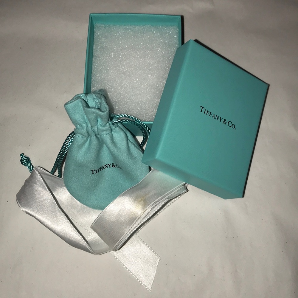 ๐ Tiffany Elsa Perretti Full Heart Necklace ๐ - Picture 7 of 8
